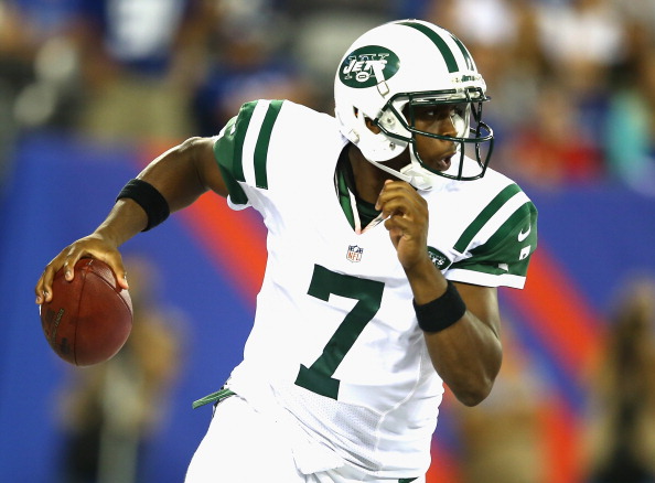 EAST RUTHERFORD, NJ - AUGUST 24:  Geno Smith #7 of the New York Jets passes against the New York Giants during their pre season game at MetLife Stadium on August 24, 2013 in East Rutherford, New Jersey.  (Photo by Al Bello/Getty Images)